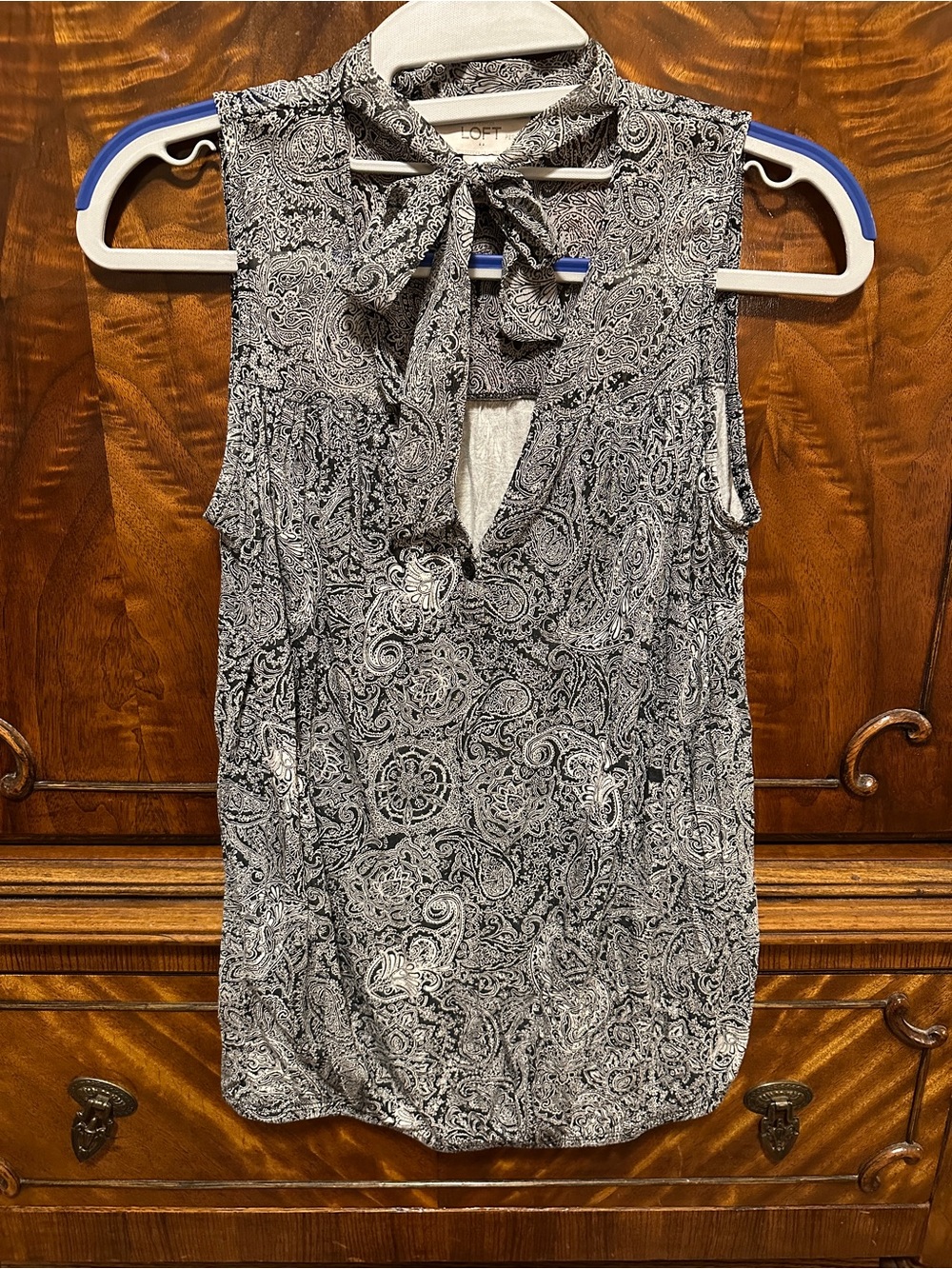 LOFT Petite Black & White Paisley Tie-Neck Sleeveless Camisole